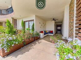 The Canuva Lux 204 in Cruz de Huanacaxtle