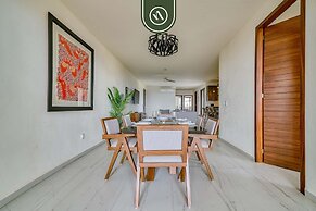 The Canuva Lux 204 in Cruz de Huanacaxtle