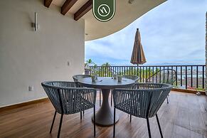 The Canuva Lux 204 in Cruz de Huanacaxtle