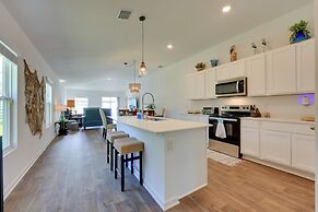 Home Near Flagler Beach, Daytona, Parks & More!