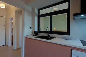 New Cozy Apt with Balcony close to Metro