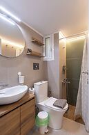 New Cozy Apt with Balcony close to Metro
