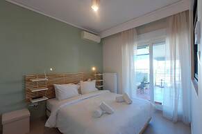 New Cozy Apt with Balcony close to Metro