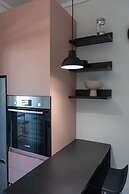 New Cozy Apt with Balcony close to Metro