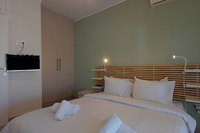 New Cozy Apt with Balcony close to Metro