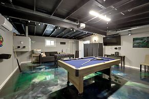 Home w/ Hot Tub ~ 8 Mi to Joshua Tree Natl Park!