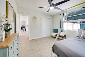 Home w/ Hot Tub ~ 8 Mi to Joshua Tree Natl Park!