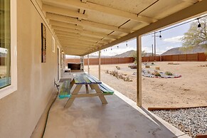 Home w/ Hot Tub ~ 8 Mi to Joshua Tree Natl Park!