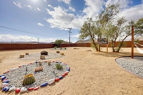 Home w/ Hot Tub ~ 8 Mi to Joshua Tree Natl Park!