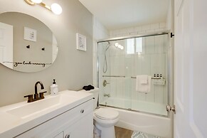 Home w/ Hot Tub ~ 8 Mi to Joshua Tree Natl Park!