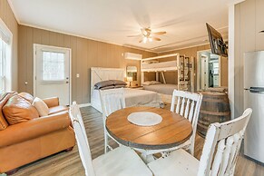 5 Mi to West Point Lake: Group Getaway Near Town