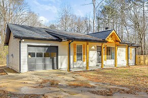 6 Mi to Fun Spot America: Family Home w/ Workspace