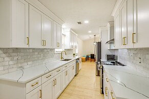 6 Mi to Fun Spot America: Family Home w/ Workspace