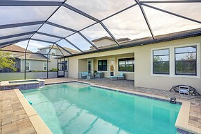 Canal-front Home w/ Pool & Hot Tub in Apollo Beach