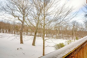 Wintergreen Resort Condo: Deck & Golf Course Views