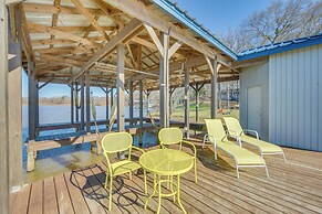 1/4 Mi to Emerald Bay: Waterfront Bullard Home