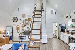 Fire Pit, Deck & Grill: Charming Rusk Cabin!