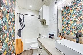 Fire Pit, Deck & Grill: Charming Rusk Cabin!