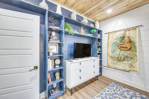 Fire Pit, Deck & Grill: Charming Rusk Cabin!