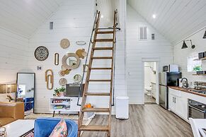 Fire Pit, Deck & Grill: Charming Rusk Cabin!