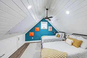 Fire Pit, Deck & Grill: Charming Rusk Cabin!