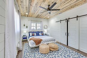 Fire Pit, Deck & Grill: Charming Rusk Cabin!