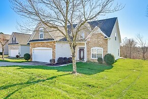 3 Mi to Concord Mills: Inviting Home w/ Fire Pit!