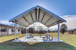 Walk to Oakland City University: Modern Apartment!