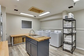 Walk to Oakland City University: Modern Apartment!