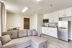 < 1 Mi to Oakland City University: Cozy Apartment