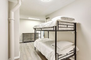 < 1 Mi to Oakland City University: Cozy Apartment