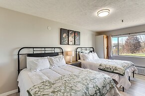 Golf, Shop, Tour & More: Oakland City Apartment