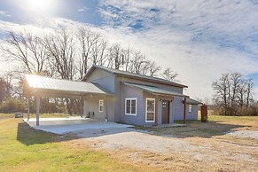 Golf Course Views: Oakland City Retreat