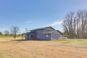 Golf Course Views: Oakland City Retreat