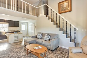 Golf Course Views: Oakland City Retreat