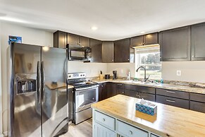 Golf Course Views: Oakland City Retreat