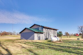 Golf Course Views: Oakland City Retreat