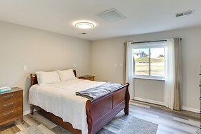 Golf Course Views: Oakland City Retreat