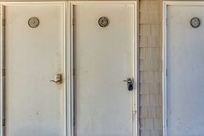 Walk to Shore: Ocean Isle Beach Resort-style Condo