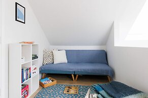 Beach House for 8 With hot tub Garden