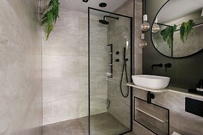 Stylish 4 Bed Home Close to Beach