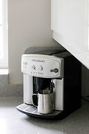 Stylish 4 Bed Home Close to Beach