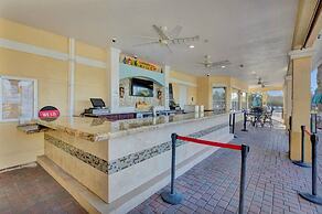 Lrg Condo w Scenic Patio Views - Next to Occc