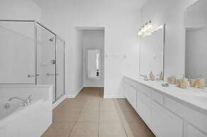 Lrg Condo w Scenic Patio Views - Next to Occc