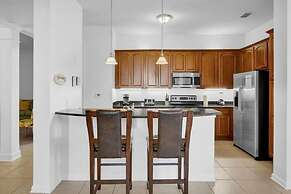 Lrg Condo w Scenic Patio Views - Next to Occc