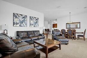 Lrg Condo w Scenic Patio Views - Next to Occc