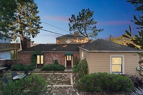 Charming 1933 Ridge-top Home With Stunning Views 4 Bedroom Home