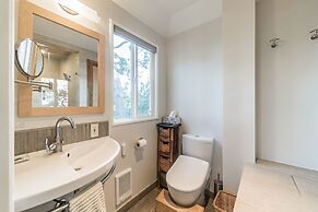 Charming 1933 Ridge-top Home With Stunning Views 4 Bedroom Home