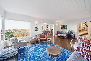 Charming 1933 Ridge-top Home With Stunning Views 4 Bedroom Home