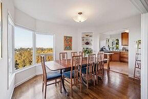 Charming 1933 Ridge-top Home With Stunning Views 4 Bedroom Home